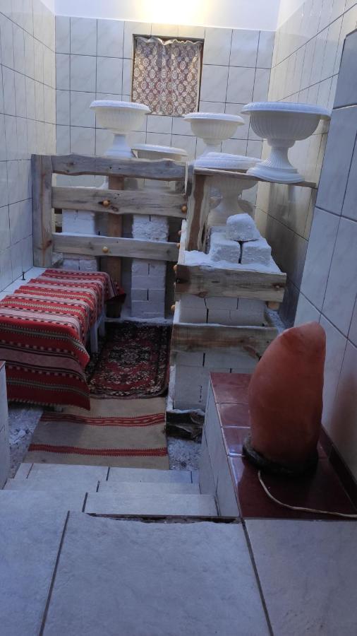 Opusztaszeri Mozes Vendeghaz Hotel Zewnętrze zdjęcie